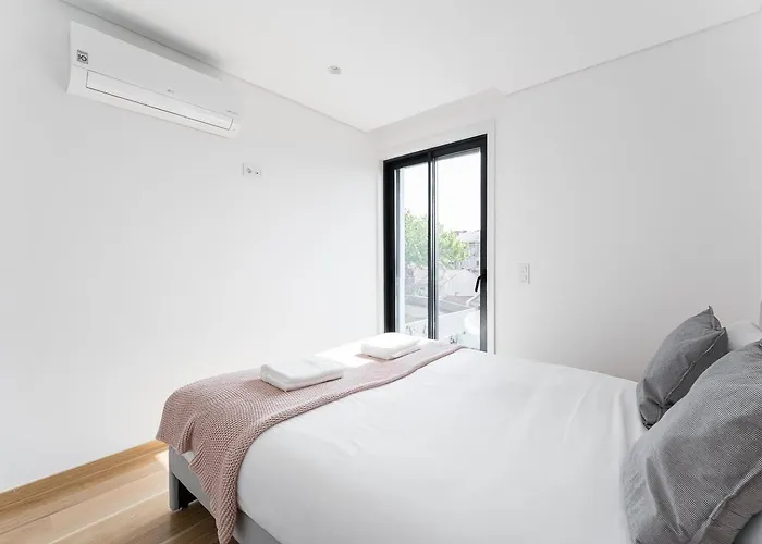 Guestready - Poet\'S Modern Retreat